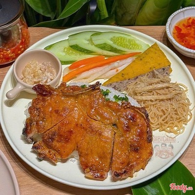 Cơm sườn cốt lết - bì - chả