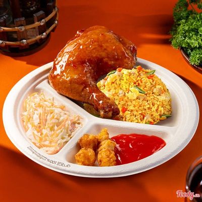Cơm Chiên Gà Góc Tư Phủ Xốt
