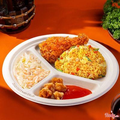 Cơm Chiên Đùi Gà Phủ Xốt
