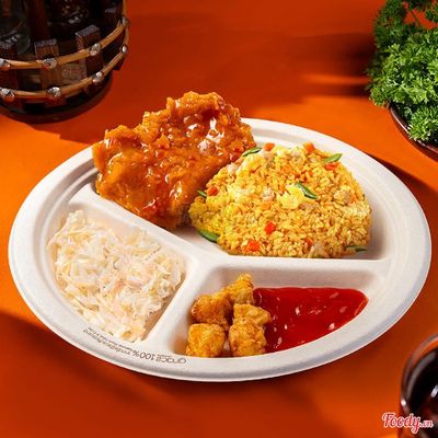 Cơm Chiên Gà Không Xương Phủ Xốt