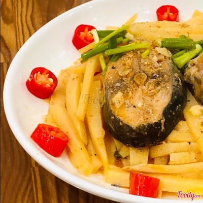 Măng kho cá ngừ + cơm +canh