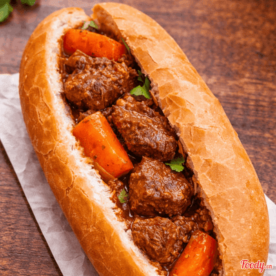 Bánh Mì Kẹp Bò Kho