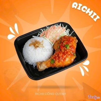 Cơm Đùi Gà Góc Tư Sốt Thái