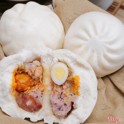 Bánh Bao Thập Cẩm (1 trứng cút ,1/2 trứng muối , xá xíu và thịt)