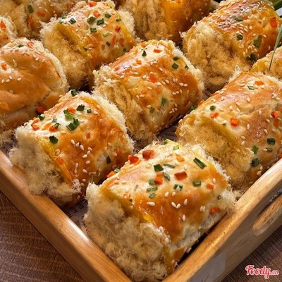 Bánh mì cuộn chà bông