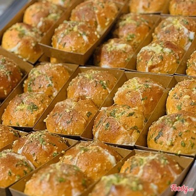 Bánh mì bơ tỏi nhân phô mai