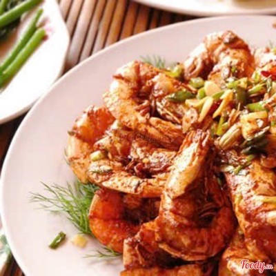 Whiteleg Shrimp stir-fried with tamarind sauce/ Tôm thẻ rang me