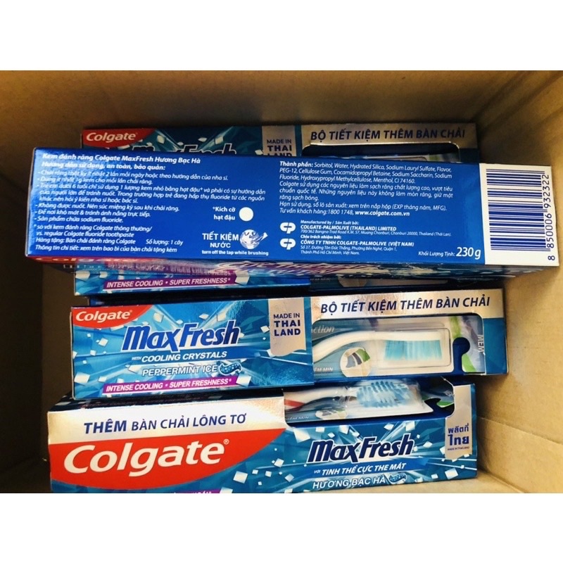 Combo 3 kem đánh răng Colgate maxfresh 225g tặng kèm bàn chải