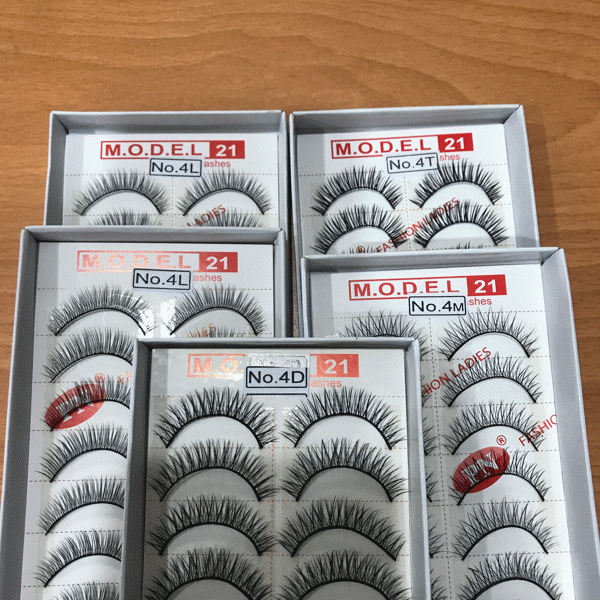 Hộp Lông Mi Giả PN Model 21 Fashion Lashes 10 Cặp