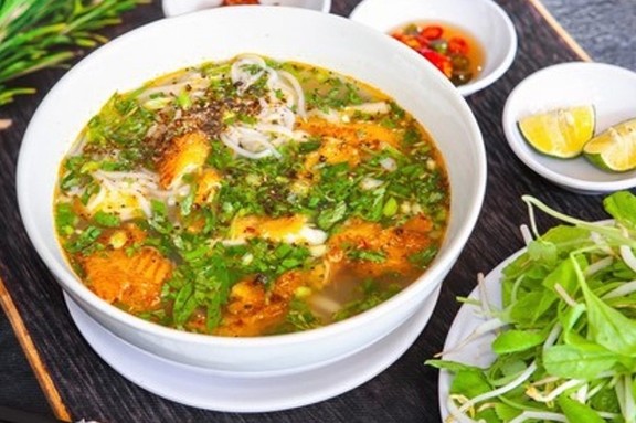 Bún Bò Huế & Bánh Canh Cá Lóc - Quán Cô Hương