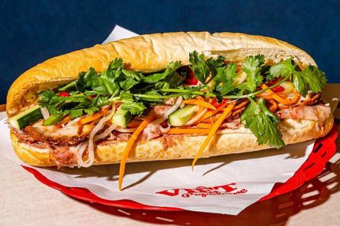 Tiệm Bánh Mì Ngốc Ngốc - Bánh Mì, Xôi Xéo & Bún Chả Quạt