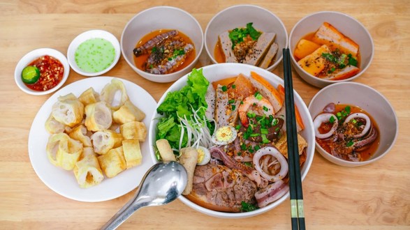 TIỆM BÁNH CANH - ANH BA CHỈ - CHI NHÁNH 2 NGUYỄN VĂN CỪ NỐI DÀI