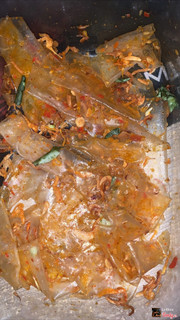Bánh tráng sa tế muối tắc hành phi