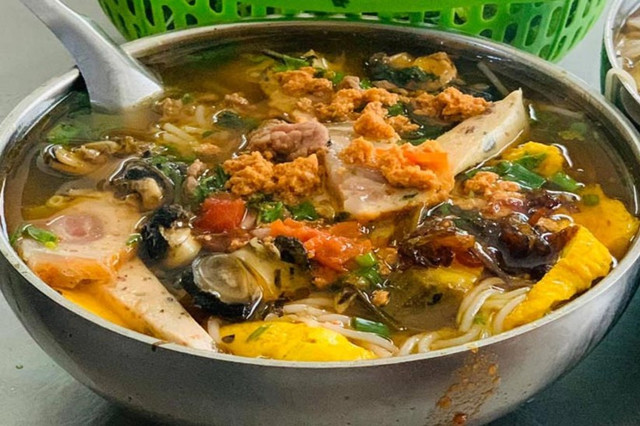 Hoàn Xoăn - Bún Ốc Khương Thượng