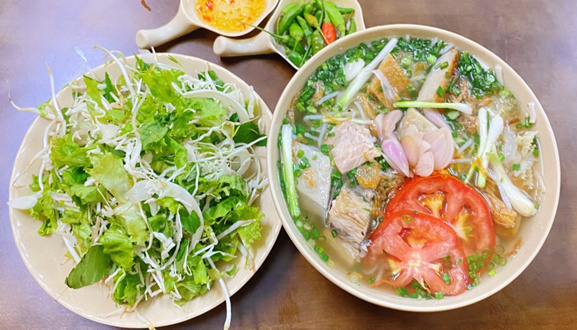 Bánh Canh Chả Cá Má Nấu - Lê Đức Thọ