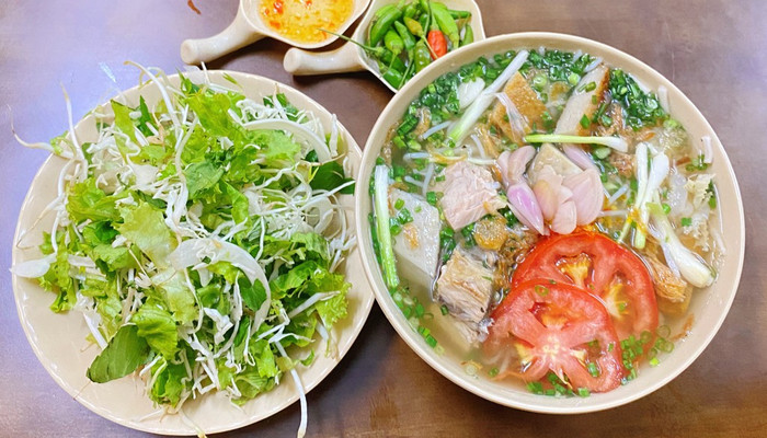 Bánh Canh Chả Cá Má Nấu - Lê Đức Thọ