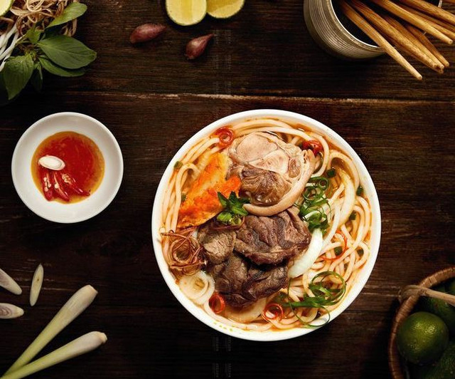 Bún Riêu Cô Ba - Bún Riêu, Canh Bún & Chân Gà Rút Xương Xả Tắc - Hẻm 102 Âu Dương Lân