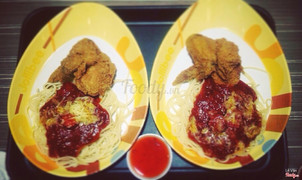 Spagetti + gà rán  65k 1 phần