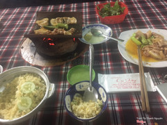 Cơm chiên ngon, heo rừng cũng ổn nhưng toàn mỡ và da ko thấy thịt