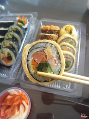 Kimbap trứng cuộn