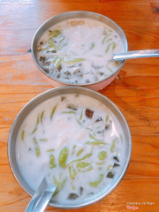 Màu không hấp dẫn lắm nhưng ăn thì ok. Không quá ngọt, đượm vị dừa 👍🏻