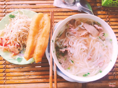 Phở tái nạm 25k