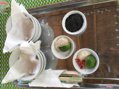 Đồ chấm xôi và gà rán