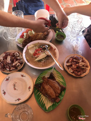 Bữa ăn trưa ngon nhất quả đất tại Nhân quán. Tuyệt vời... lần thứ 3 đến đảo và trở thành người nhà từ lúc nào không biết nữa. Ăn những món mình thích... 