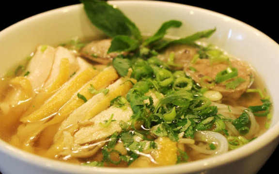 Phở Gà Ta - Mai Hắc Đế