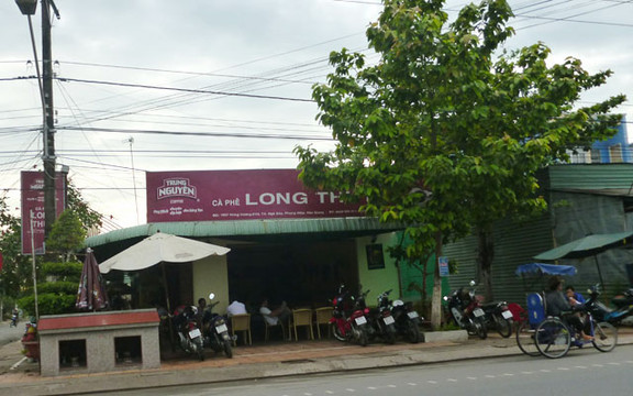 Long Thi Cafe