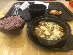 Thịt heo kim chi phô mai + cơm + free panchan(refill thoải mái)