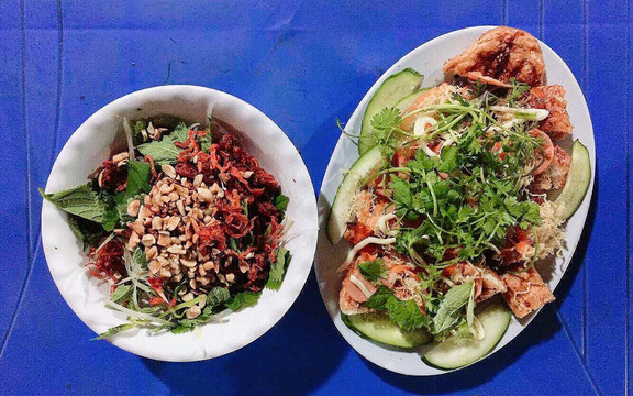 Ăn Vặt - Sân Bóng Chùa Láng