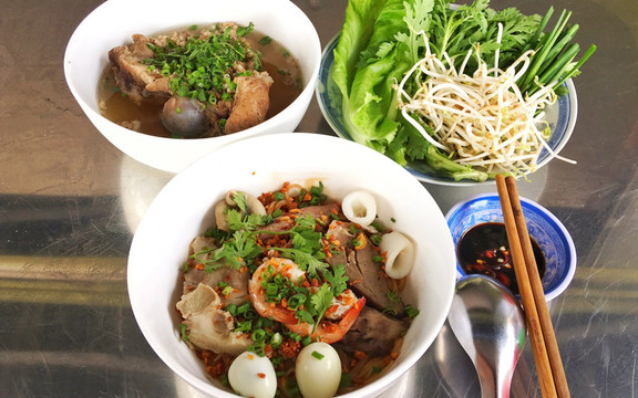 Tấn Vũ - Hủ Tiếu Nam Vang