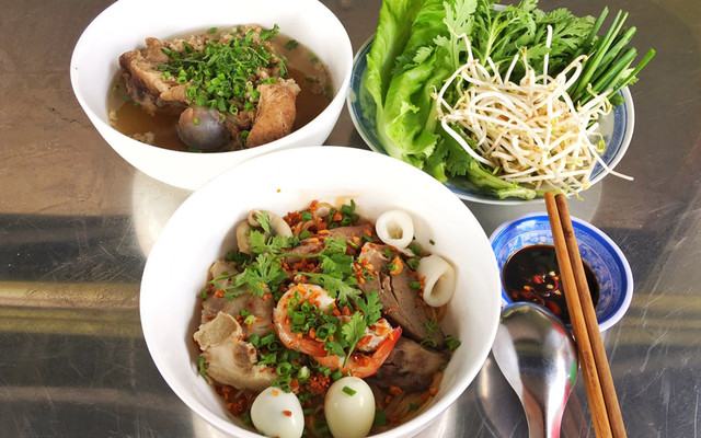 Tấn Vũ - Hủ Tiếu Nam Vang