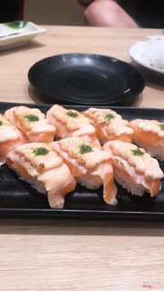 Sushi cá hồi