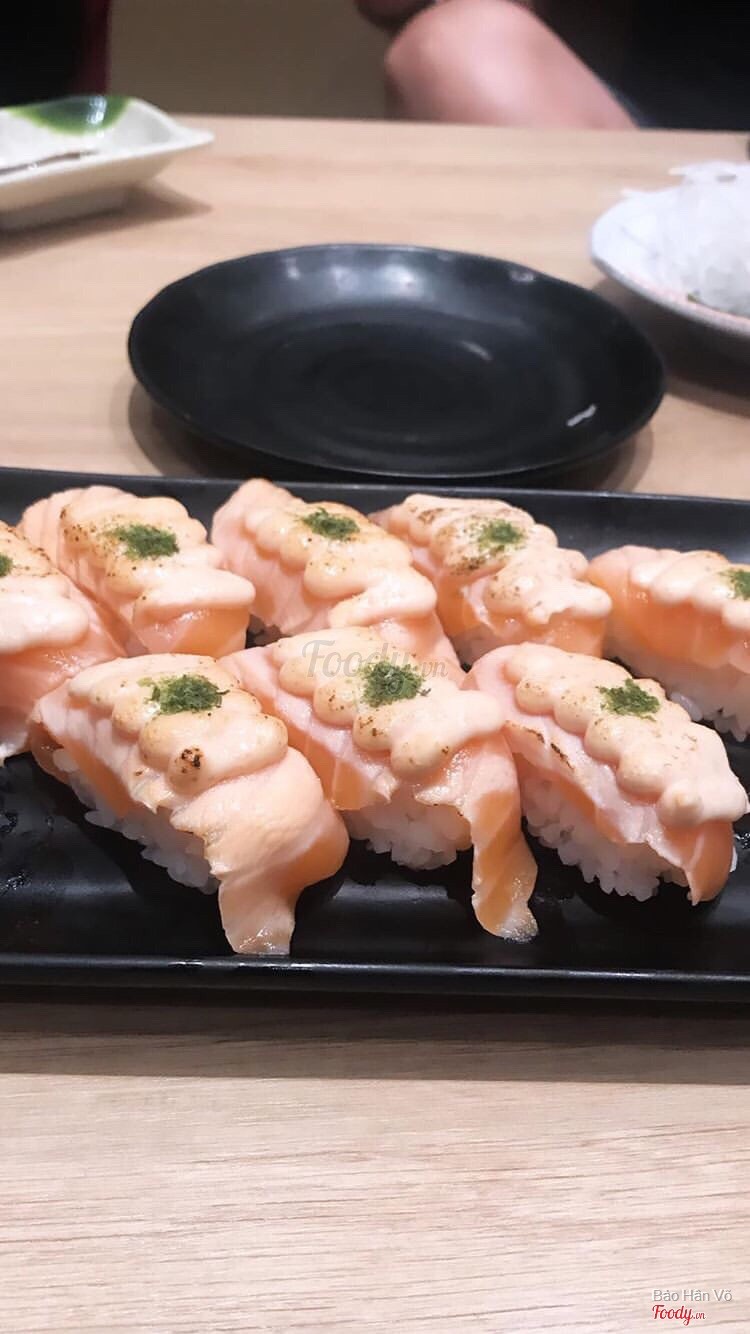 Sushi cá hồi