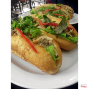 Bánh mì gà xé