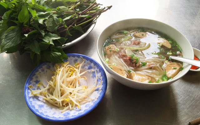 Nguyên Anh - Phở Gà Ta & Bún Thang