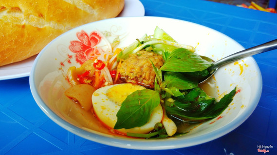 Nguyên Hồng Quán - Bánh Mì Xíu Mại & Sữa Chua