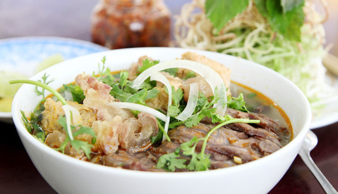 Quán Tú - Phở, Bún Bò & Lấu Bò