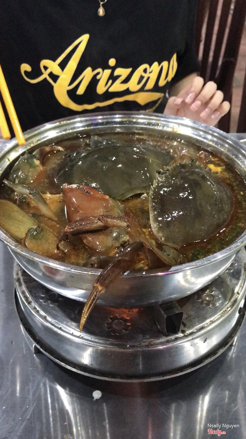 Món nào cũng ngon. Đặc biệt cua nấu lẩu ngon xuất sắc. Giá rẻ nhưng cực kì chất lương. chắc chắn sẽ ghé lại và giới thiệu cho nhiu người