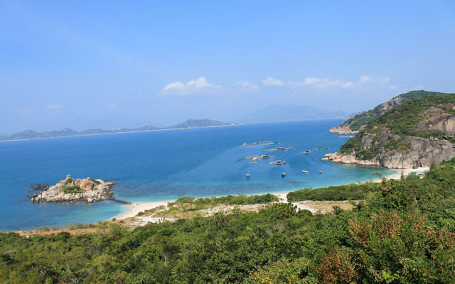 Bãi Tắm Nhà Cũ - Đảo Bình Ba