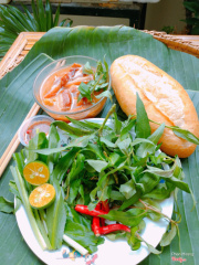 Nước chấm lại là một phần không thể thiếu của món ăn, pha chế theo cách của mẹ mình! 