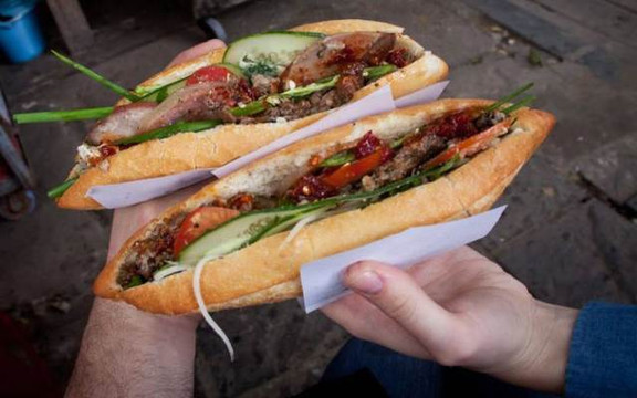 Bánh Mì Truyền Thống - Giáp Bát