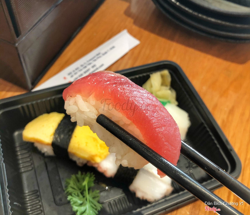 Nigiri cá ngừ