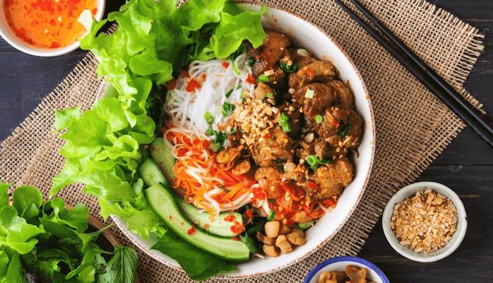 Quán Ngọc - Bún Thịt Nem Nướng Chả Giò - Trần Hưng Đạo