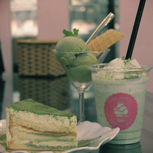 [Huế] Uống Cafe “ngập mặt” trong bánh