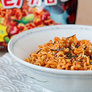 "MÌ CAY SAMYANG" Hàn Quốc khiến cả thế giới PHÁT HỜN vì cay siêu cấp