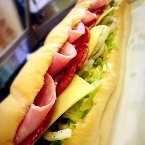 (HCM) Hot: Dùng thử bánh mì khổng lồ dài đến 18m!