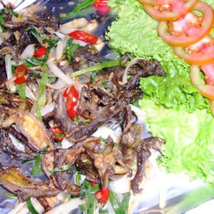 Các đặc sản phơi khô rợn người hút khách ở miền Tây 